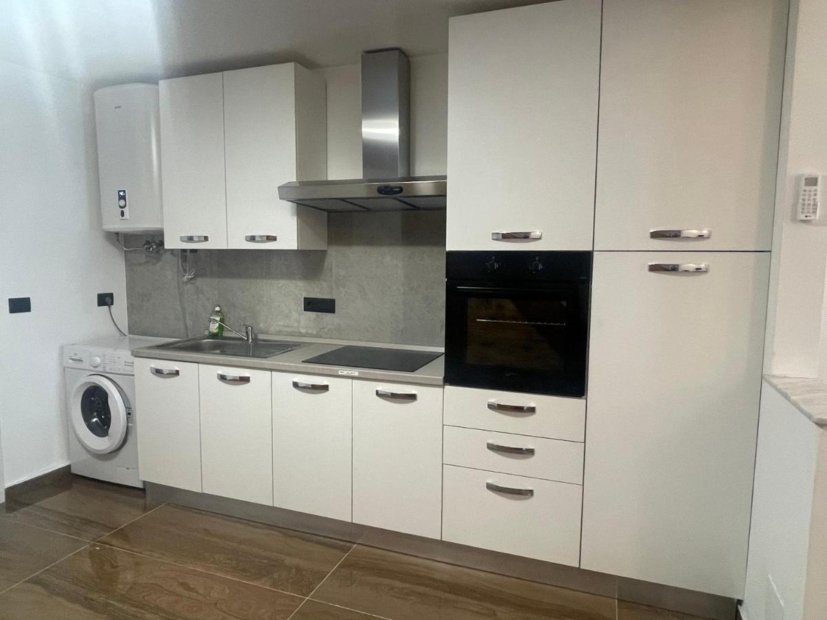 Il Portico Apartment Vado Ligure Bagian luar foto